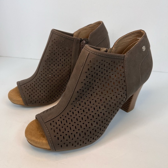 Giani Bernini Angye Women’s Shoes Memory Foam Perforated Peep Toe Booties 7 Gray - Picture 1 of 11
